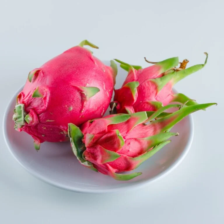dragon-fruit-plate-high-angle-view-768x768